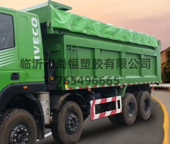 割開(kāi)車(chē)頂超高裝貨？這種做法不可取還違法